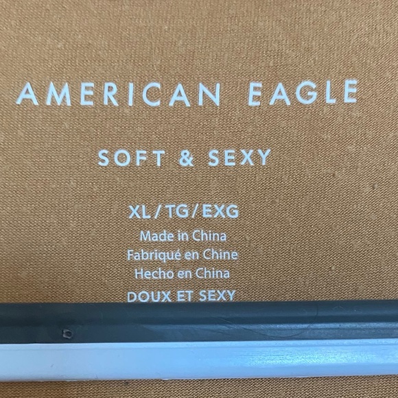 American Eagle T-shirt - Picture 3 of 3